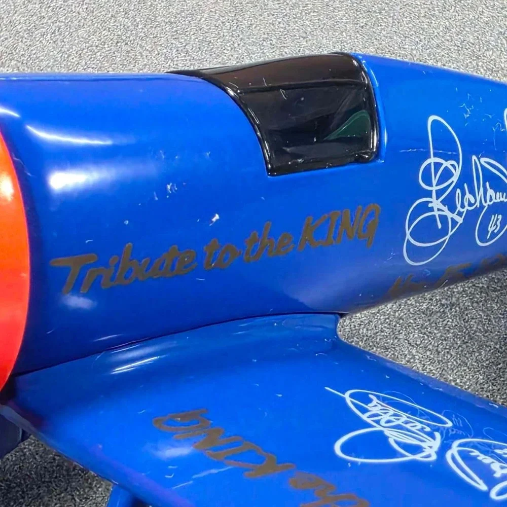 Richard Petty Tribute to the King Hooters 500 Airplane Blue Excellent 43 Decor
